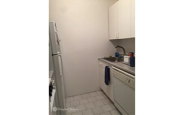 Rented by Douglas Elliman | media 11