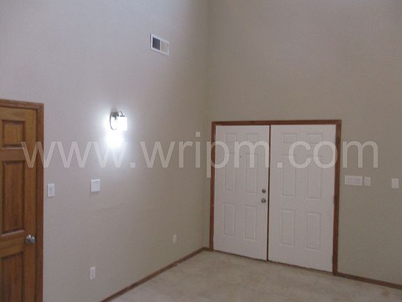 4th image of 10 Dairy Ln