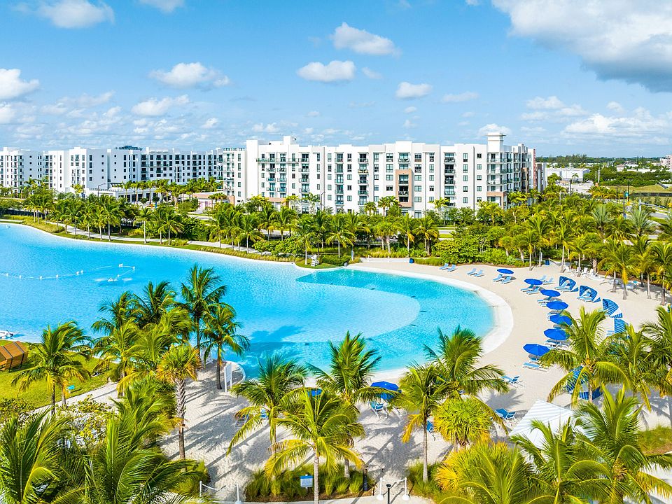 Welcome to SoLe Mia, a waterfront community in North Miami