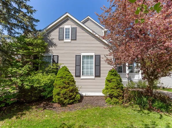 1484 Chapleau Dr, Ann Arbor, MI 48103