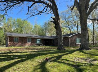 833 W Main St, Ramsey, IL 62080