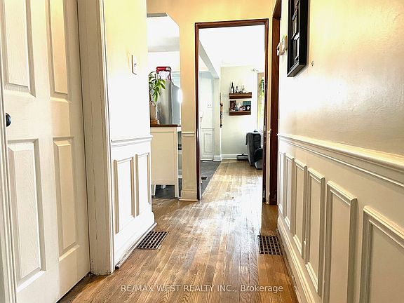 4th image of 4 Parkchester Rd