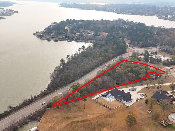 4th image of 15900 Walden Rd