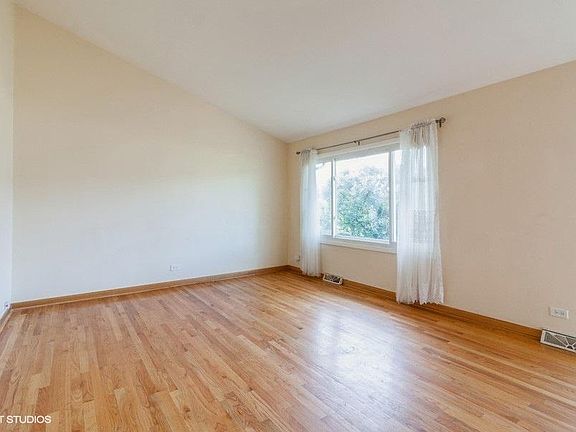 3rd image of 7137 W Niles Ave