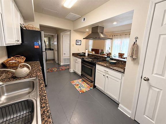 4th image of 350 Atalin St APT 10A