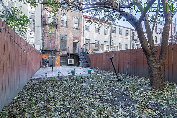 Rented by Evergreen Apartments BK | media 68