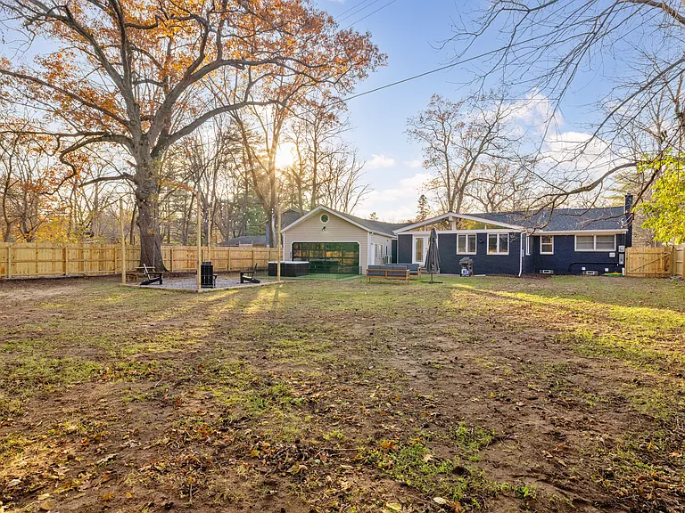 22182 Berg Rd — Photo 87