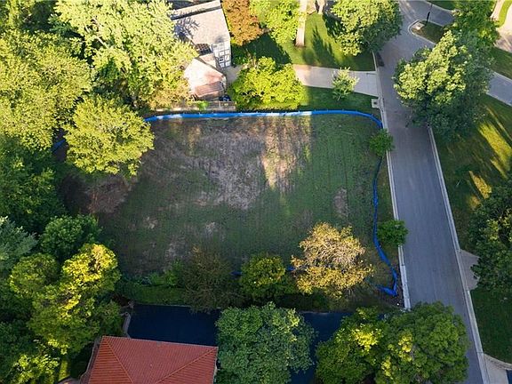 5th image of 2117 Drury Ln