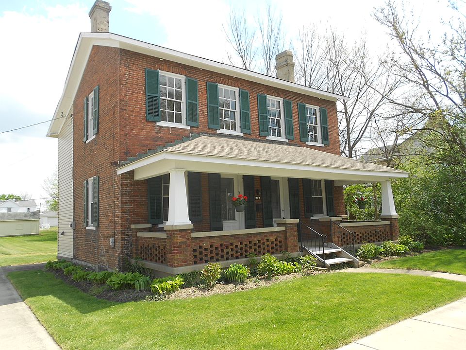 1st image of 222 N 1st St