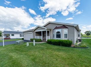 5 Surrey Ct, Grayslake, IL 60030