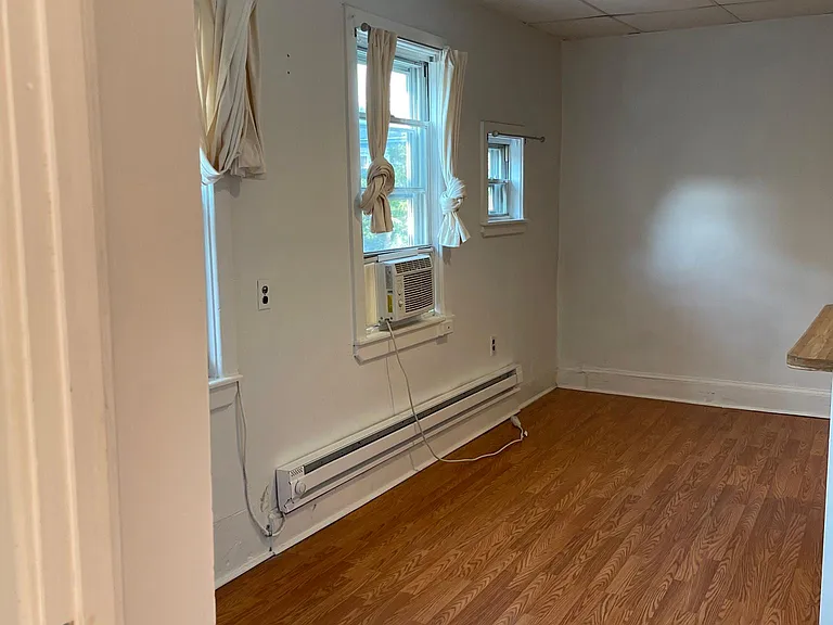 512 S 41st St #8 — Photo 74