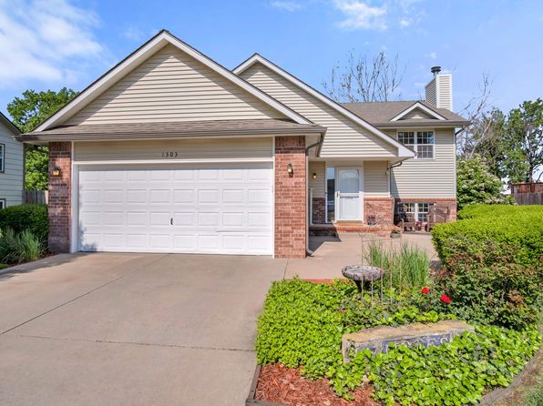 1303 Redbud Ct, Halstead, KS 67056