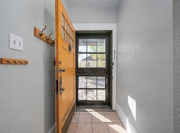 4th image of 205 S Elizabeth St #2