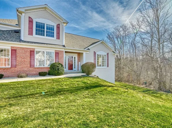 39 Granite Dr, Penfield, NY 14526