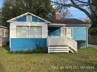 207 Pinehill Dr, Mobile, AL 36606