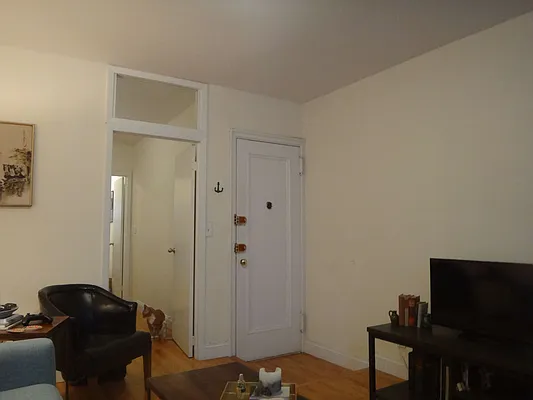 Rented by Paley Management | media 9