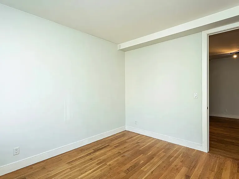 20 Fayette St #3R — Photo 10