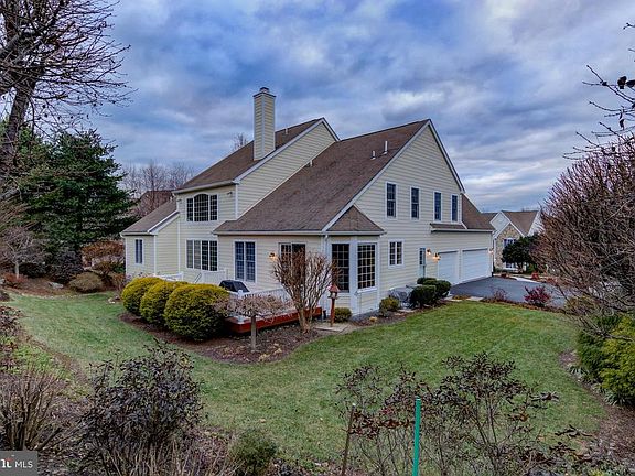 4th image of 32 Stonewold Way