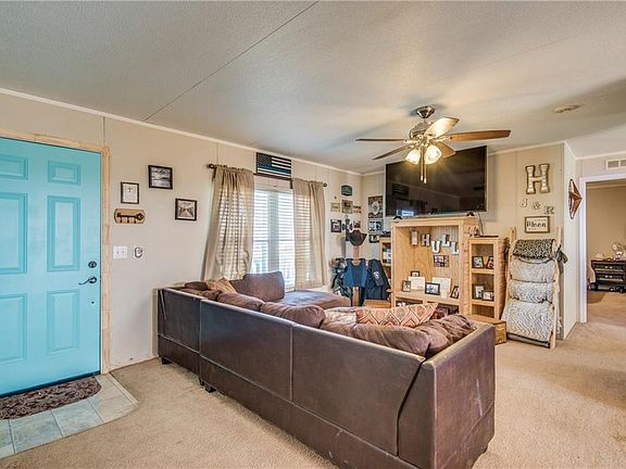 5th image of 83 Terri Dr