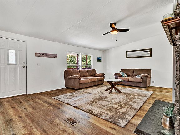 3rd image of 6960 Back Creek Cir