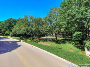 151 Park Hill Dr, Olmos Park, TX 78212