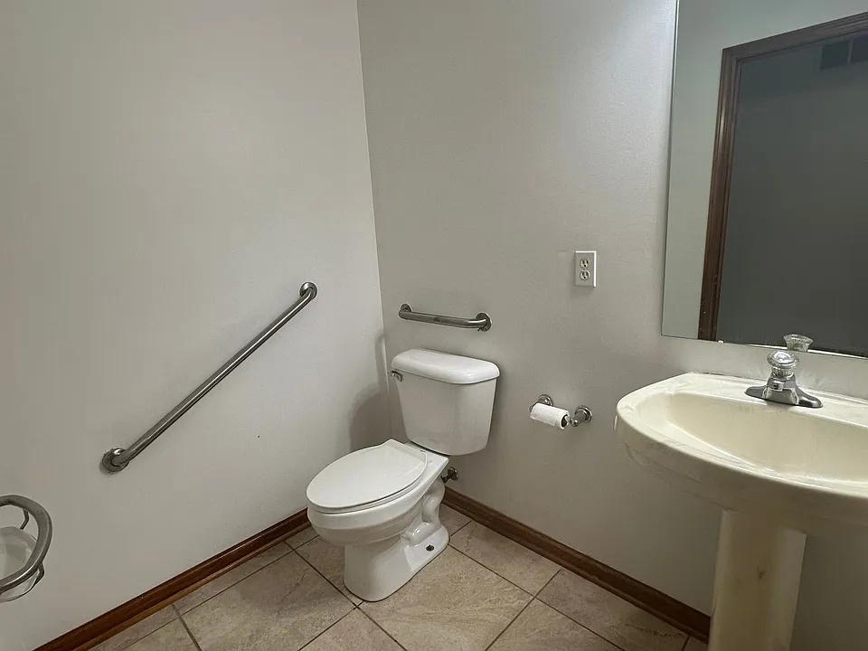 Hallway 1/2 Bathroom