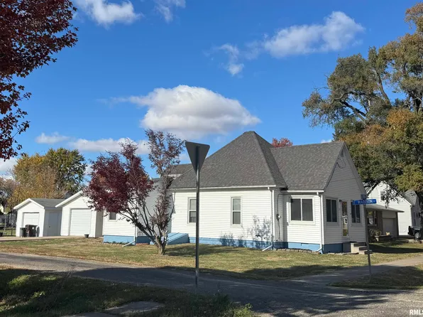 217 S 9th St, Cuba, IL 61427