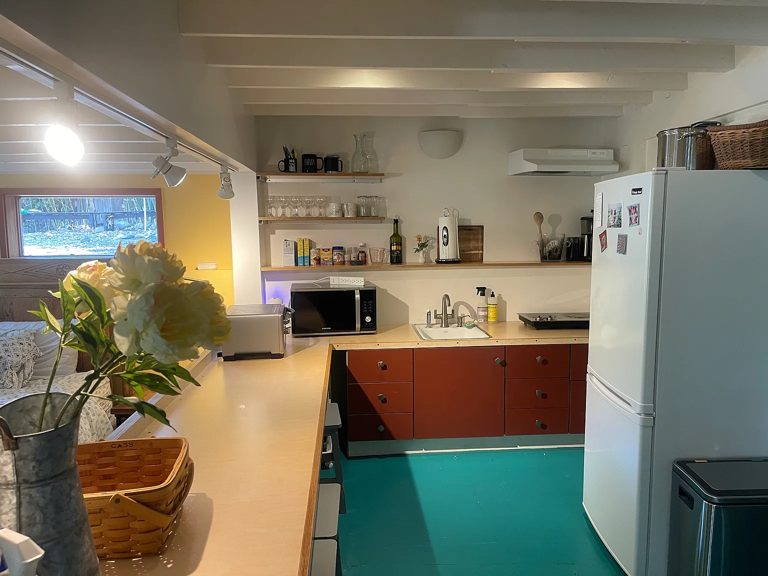 Studio, 1200 sqft, $2,300 — Photo 3