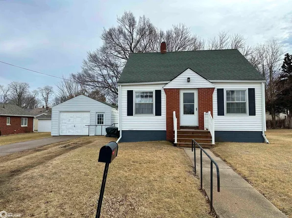 105 N Sunny Ln, Monmouth, IL 61462