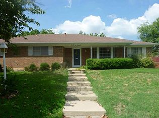 2100 Muse St, Fort Worth, TX 76112