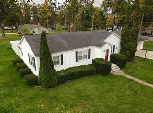 320 Bailey Ave, Gaylord, MI 49735