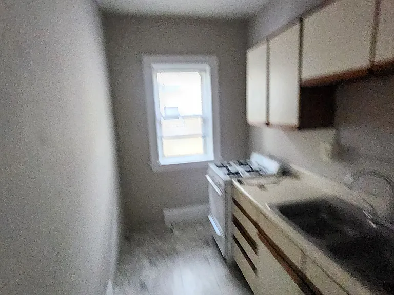 Steven Square Apartments — Photo 8