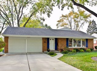 1205 W Pendleton Pl, Mount Prospect, IL 60056