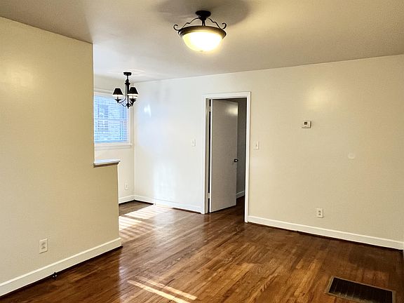 3rd image of 2225 E 5th St APT 1