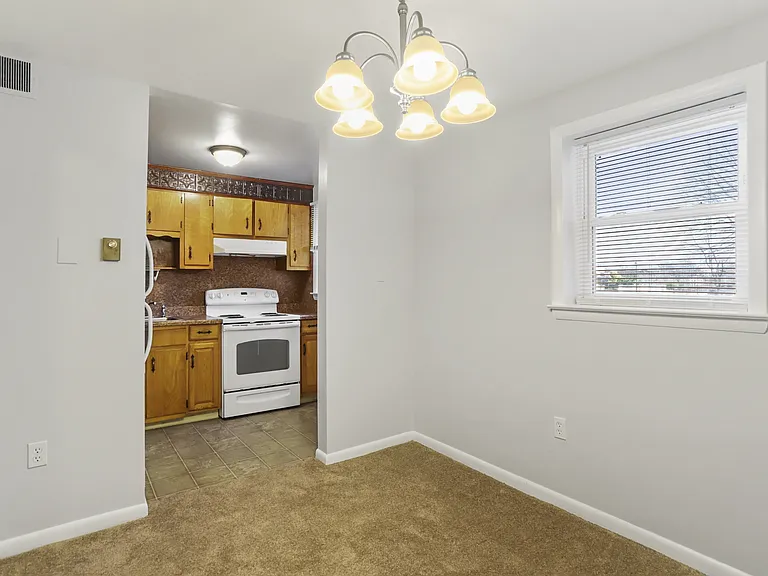 1499 N East St #1 — Photo 2