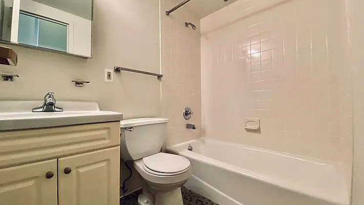 Rented by Compass | media 25