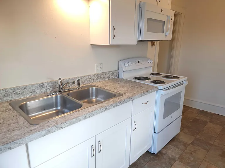 501 W Main St #3 — Photo 10