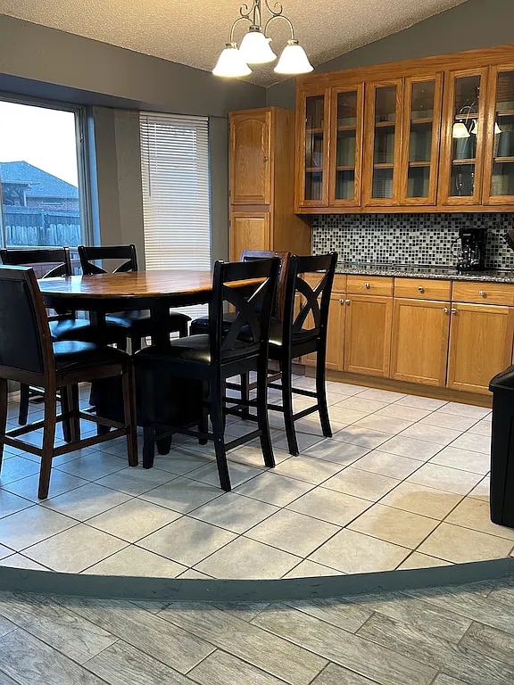 3 bed, 1405 sqft, $2,800 — Photo 4