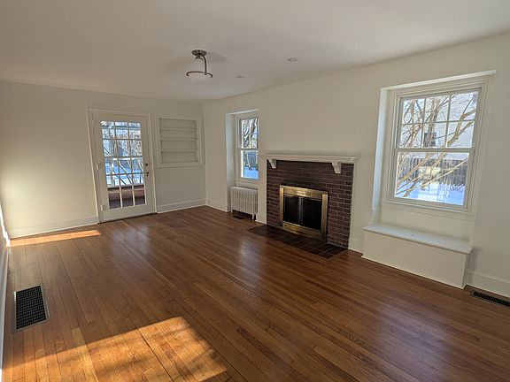 Large and bright living room