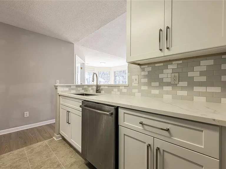 1107 Sandy Lane Dr — Photo 13