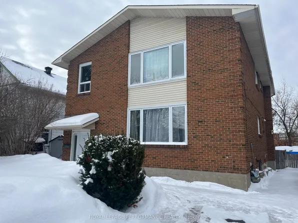 1702 Russell Rd, Ottawa, ON K1G 0M9