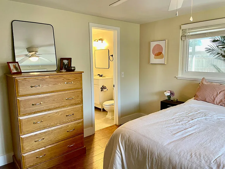 605 Lexington St — Photo 14