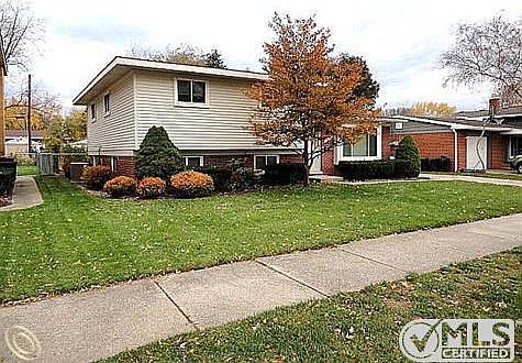 Great location close to rec ctr!