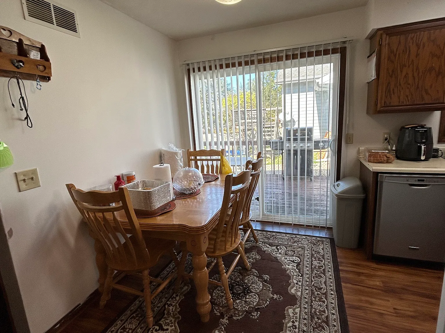 4 bed, 1800 sqft, $2,000 — Photo 4
