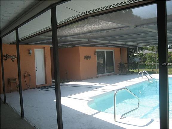 3rd image of 1720 Gale St