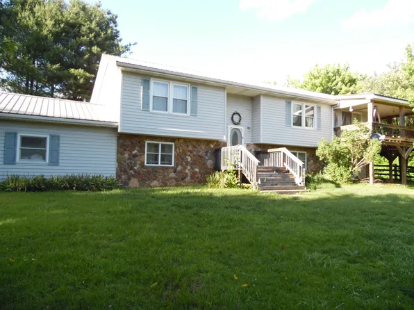 1374 Saint Lukes Rd, Wytheville, VA 24382