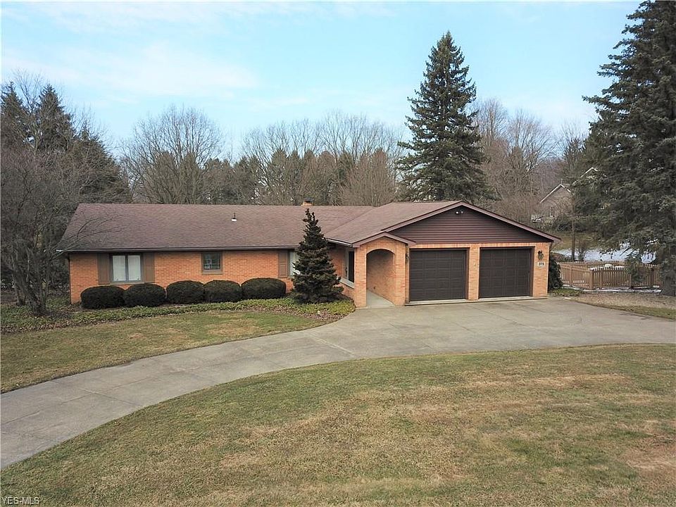 1st image of 375 Pres Vannes Dr