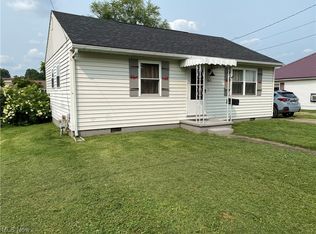 615 19th St, Vienna, WV 26105