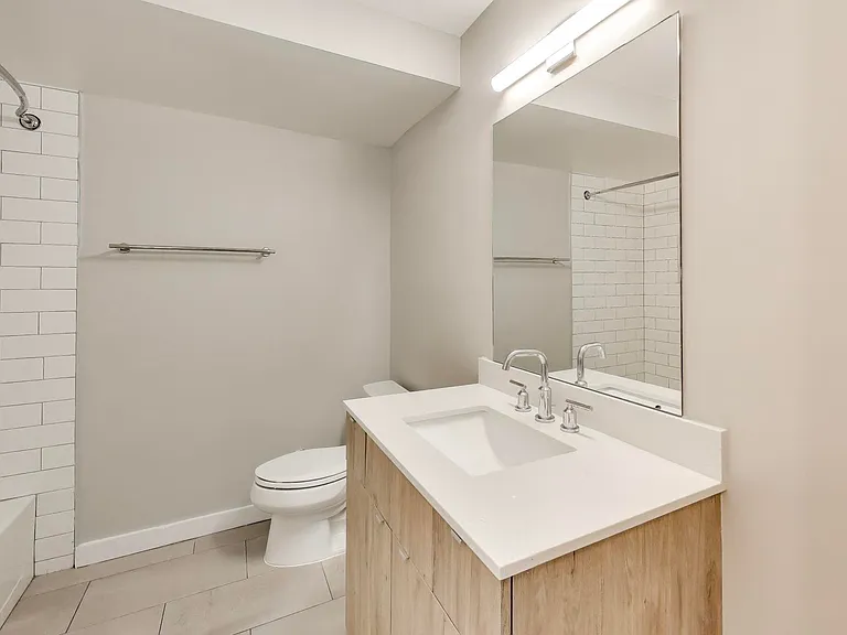 622-624 Girard St NE — Photo 53