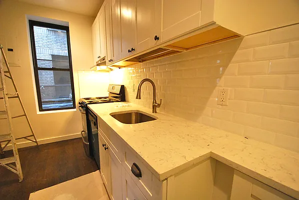 Rented by Bohemia Realty Group | media 8